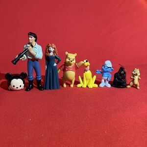 Lot Disney Assorted 1-3" Mini Figures Brave Little Mermaid Pooh Smurfs Tsum Tsum